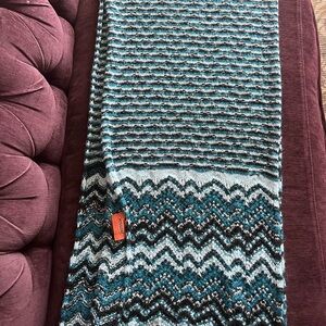 Missoni Orange Label Wool blend X-Long zig-zag scarf blue, teal, gray. Like new!